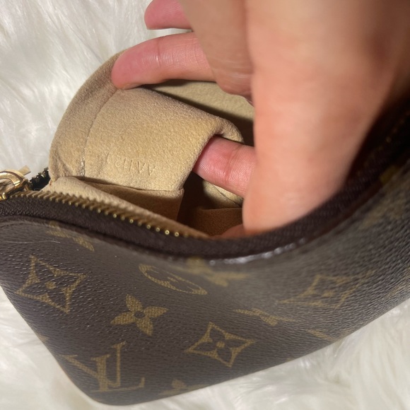 Louis Vuitton pochette milla - Picture 7 of 8